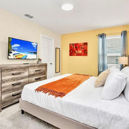 Stunning Rare Lake Front 7Br Holiday Home - Sleeps 14 - Pool, Hot Tub, & Games! Orlando Exterior photo