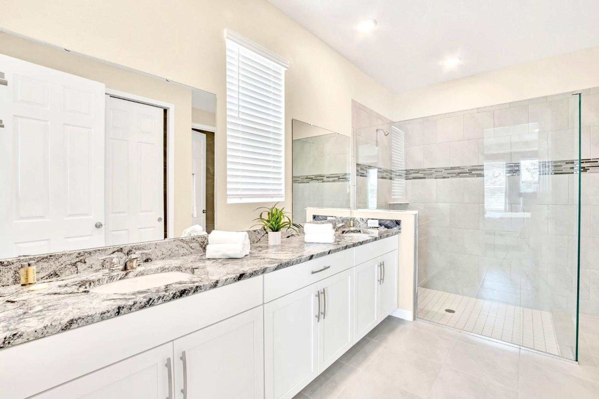 Stunning Rare Lake Front 7Br Holiday Home - Sleeps 14 - Pool, Hot Tub, & Games! Orlando Exterior photo